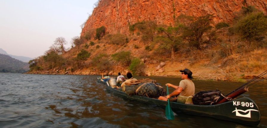Aventure bivouacs et canoe du lac Kariba à Mana Pools Aventure bivouacs et canoe du lac Kariba à Mana Pools